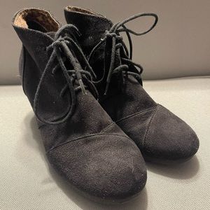 Cityclassified lace up wedge ankle booties